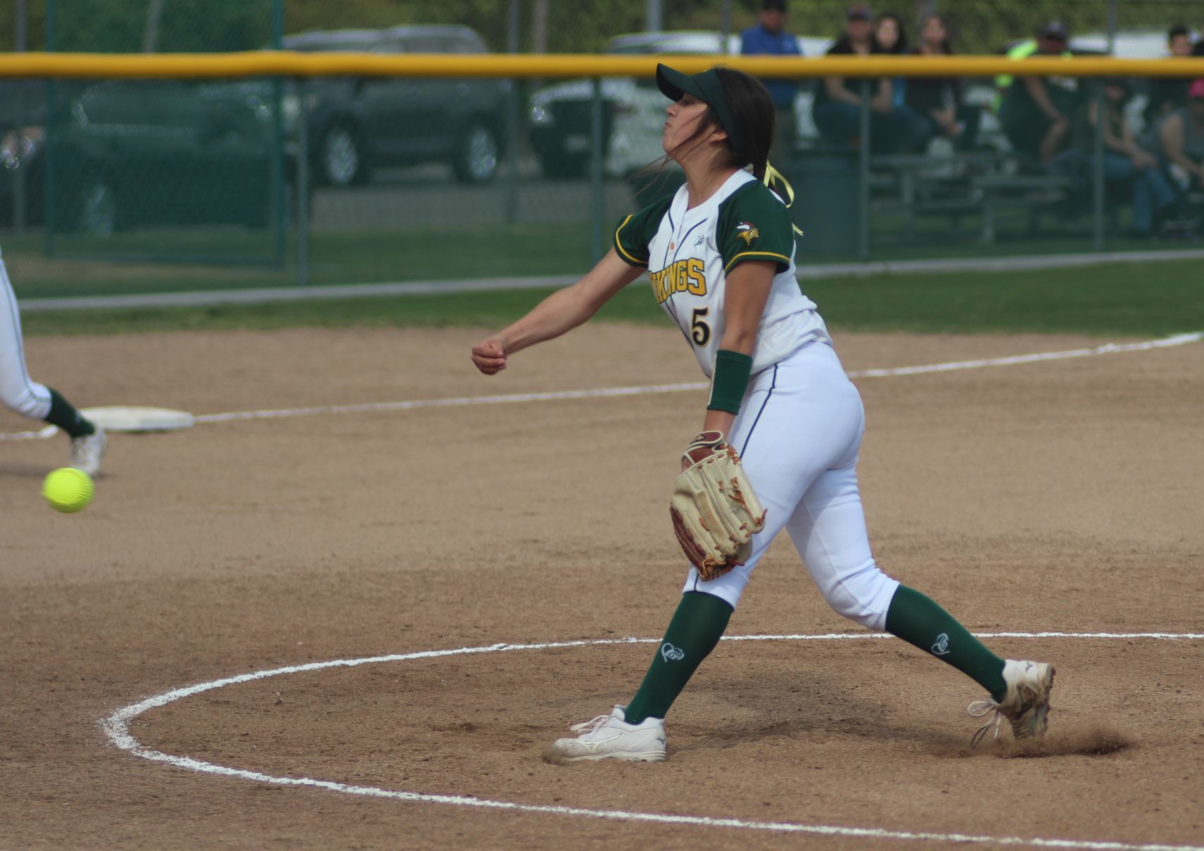 Kingsburg defeats Selma